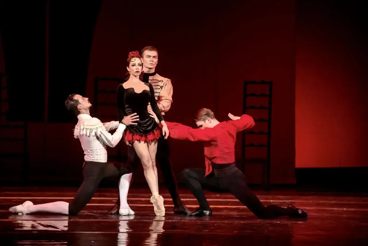 Carmen balet show