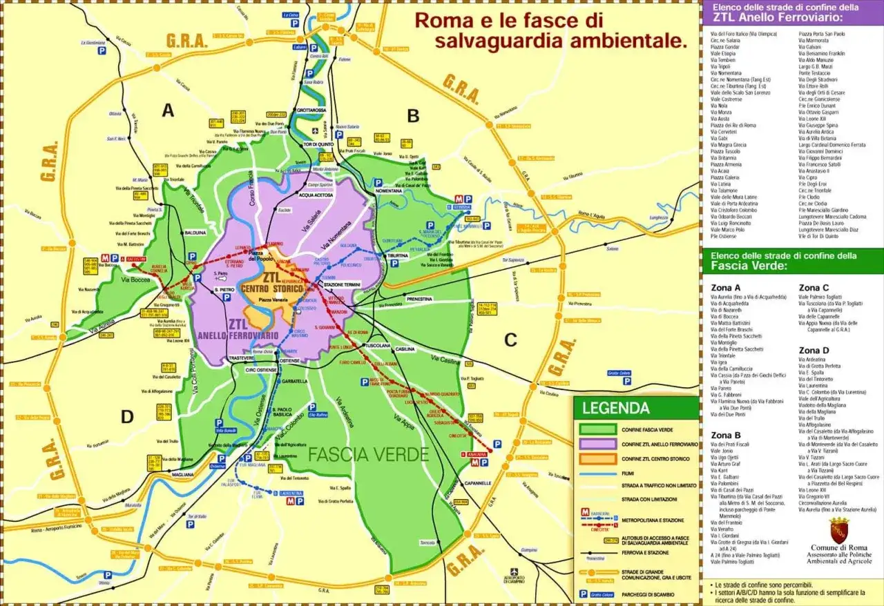 Mappa di Roma con le vie principali, il GRA e le fasce ambientali. Le vie principali di Roma sono ben visibili.