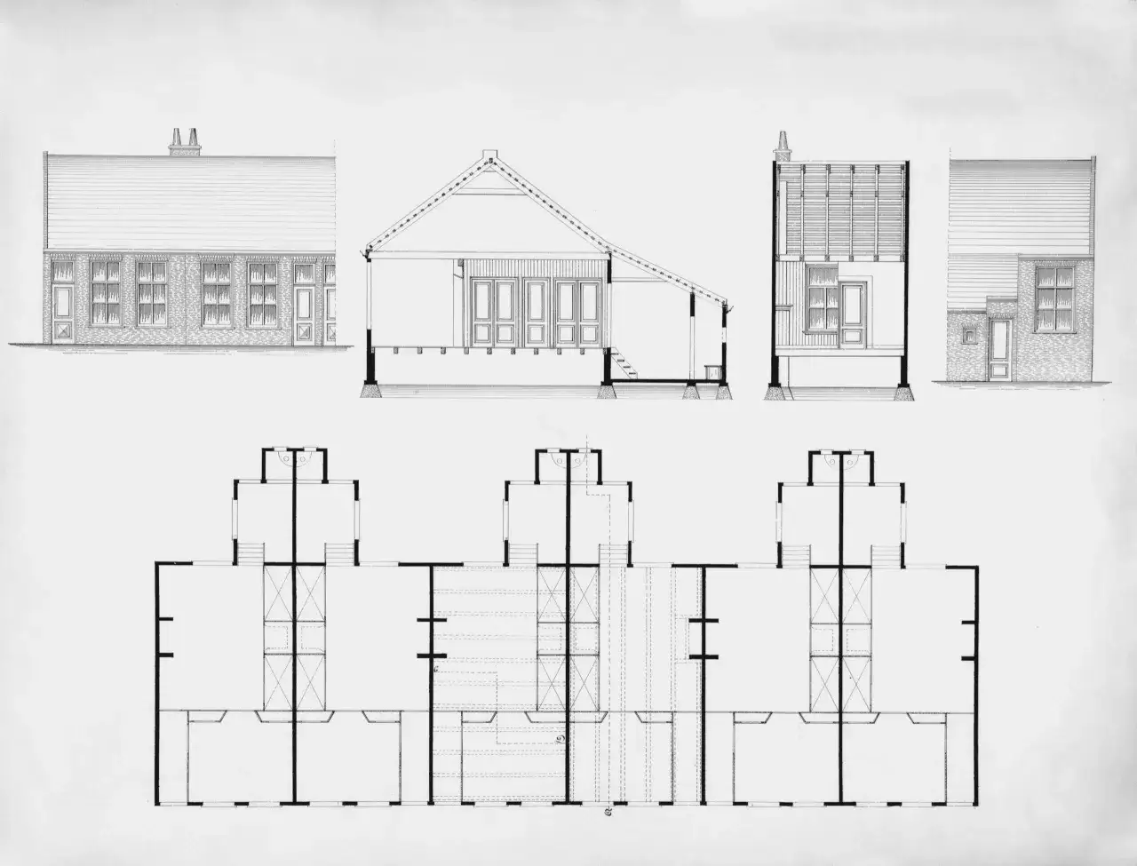Rysunek architektoniczny przedstawia przekroje i rzut parteru budynku, ukazując jego powierzchnię całkowitą i detale konstrukcyjne.