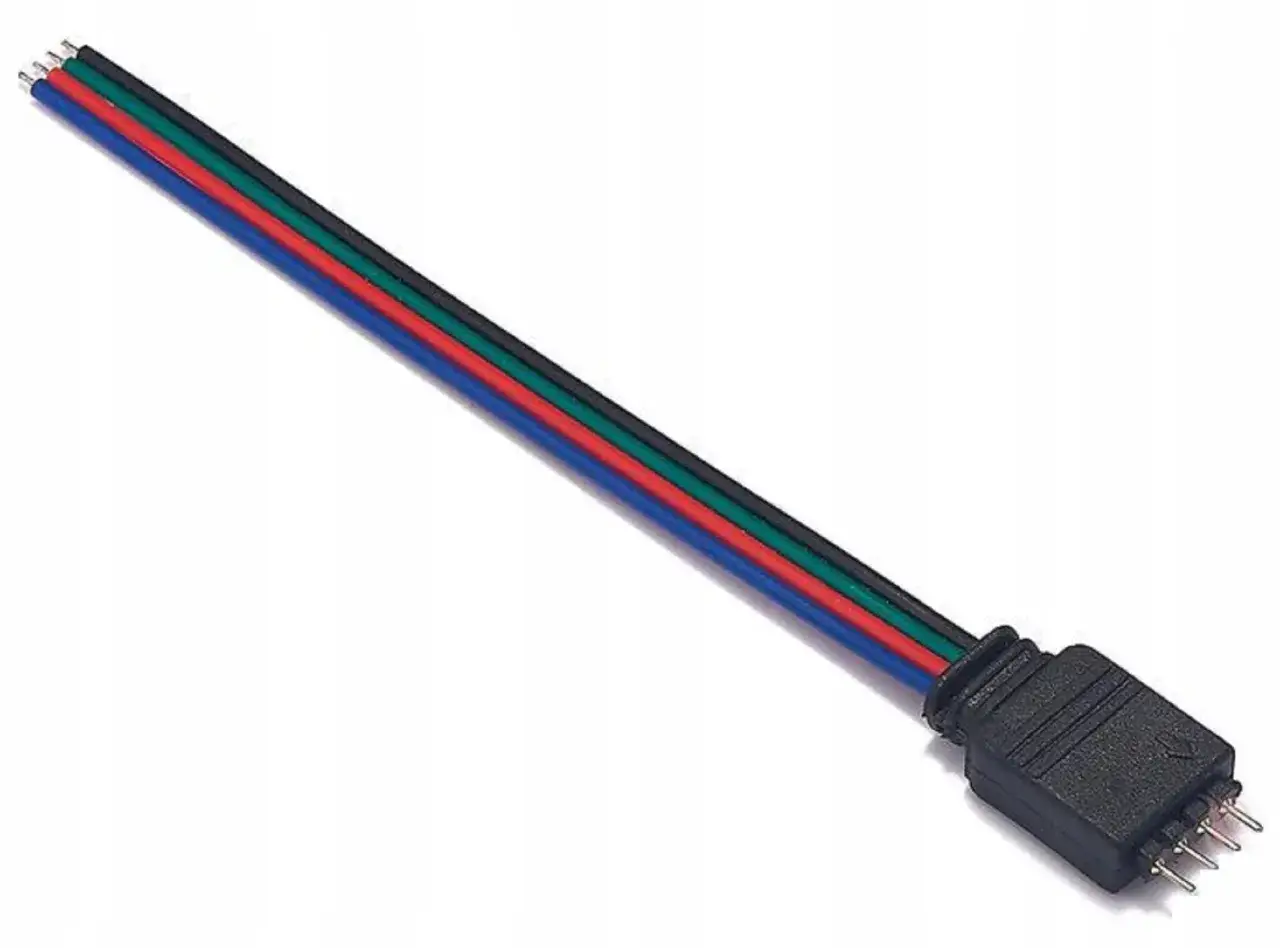 Czarny kabel z czterema żyłami (niebieska, czerwona, zielona, czarna) zakończony wtyczką do taśm LED RGB.