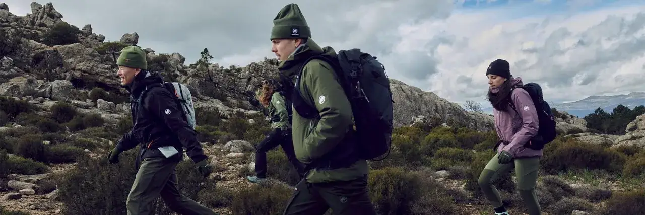 porównanie kurtki hardshell i softshell