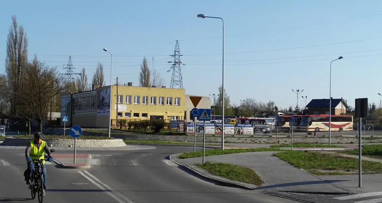 Dworzec PKS PKP Tomaszów Mazowiecki ul Dworcowa 6