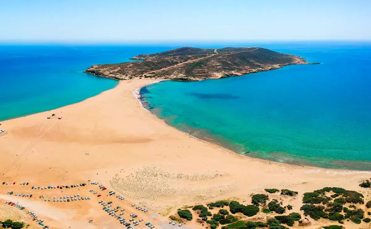 Piaszczysta plaża Rodos Morze Śr&oacute;dziemne