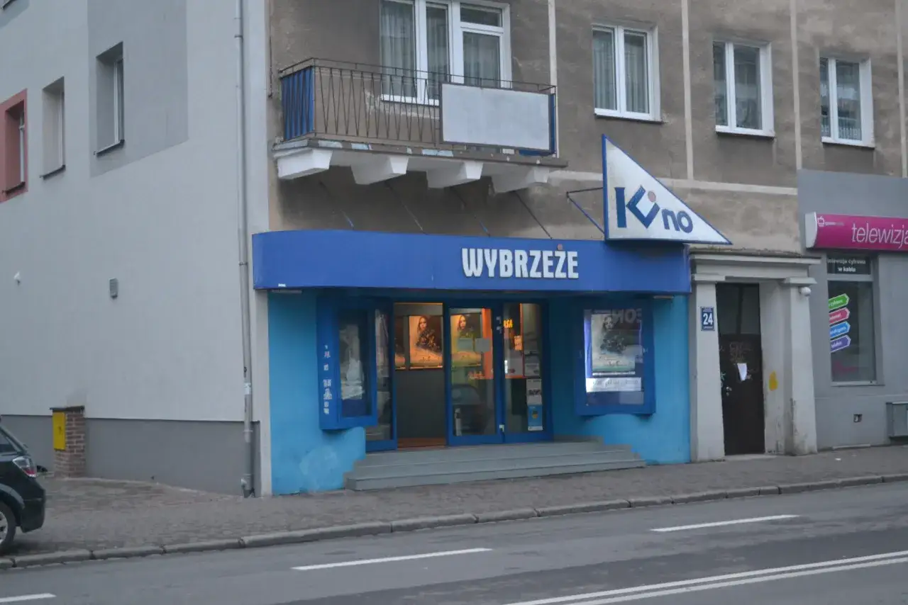 Kino Wybrzeże Kołobrzeg budynek