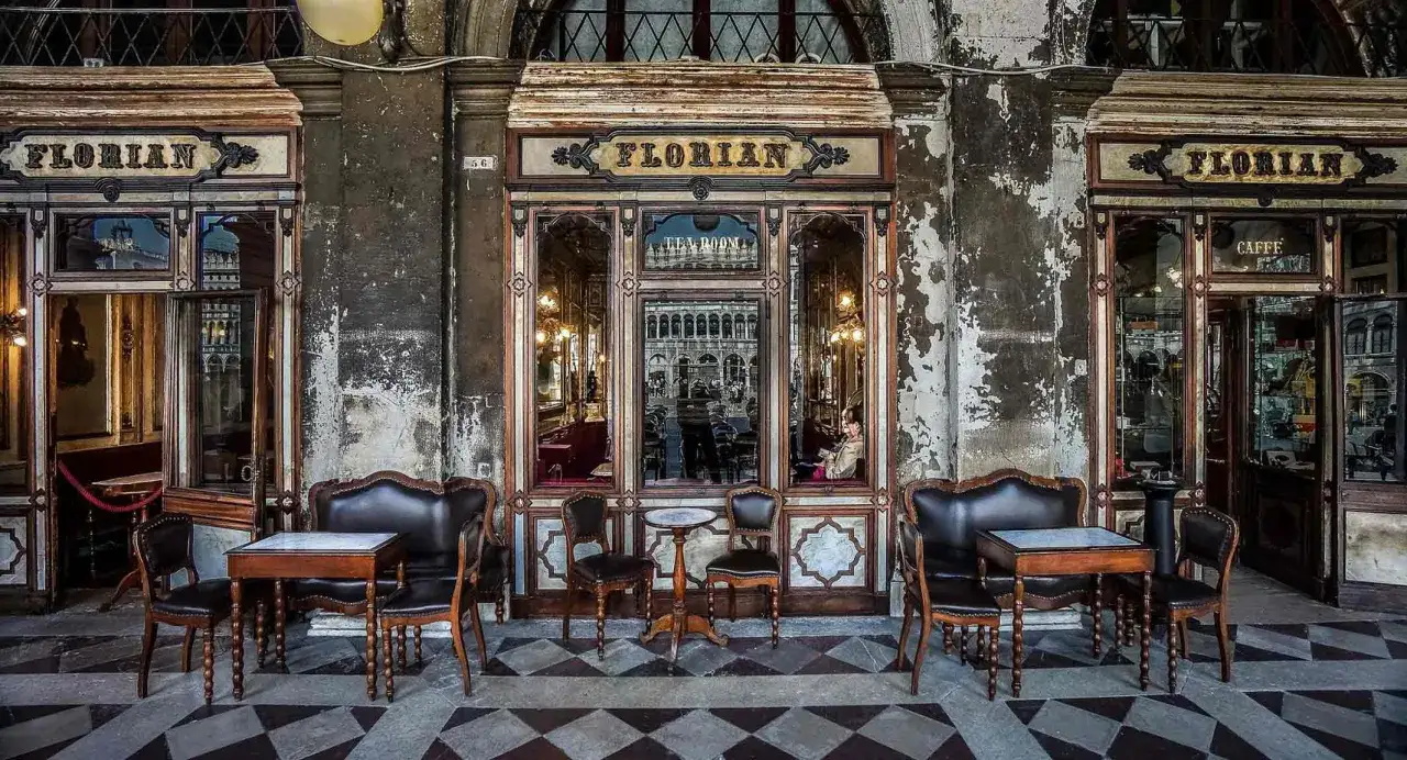 Antico Caff&egrave; Florian, Venezia. Immagina come si faceva il caff&egrave; prima della moka, in un luogo cos&igrave; elegante.