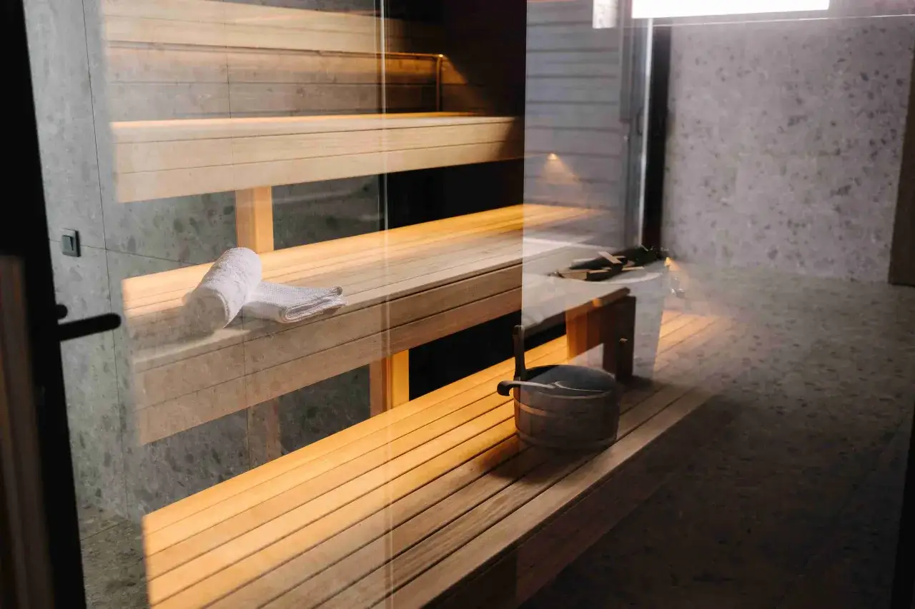 nowoczesne spa z sauną i basenem