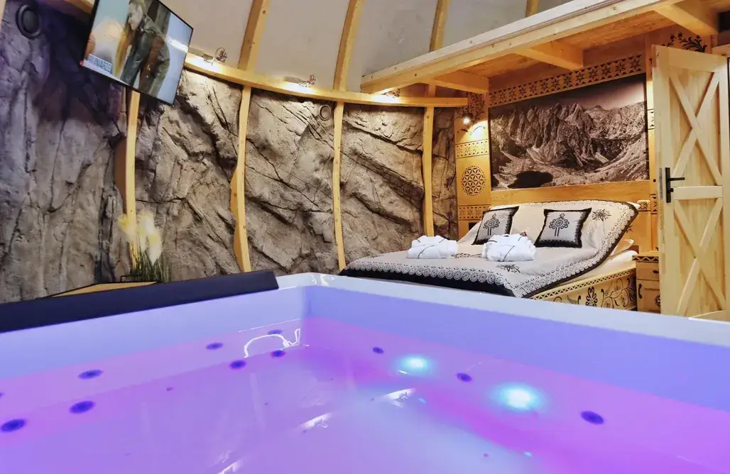Domki Bukowina Tatrzańska z jacuzzi i widokiem na góry