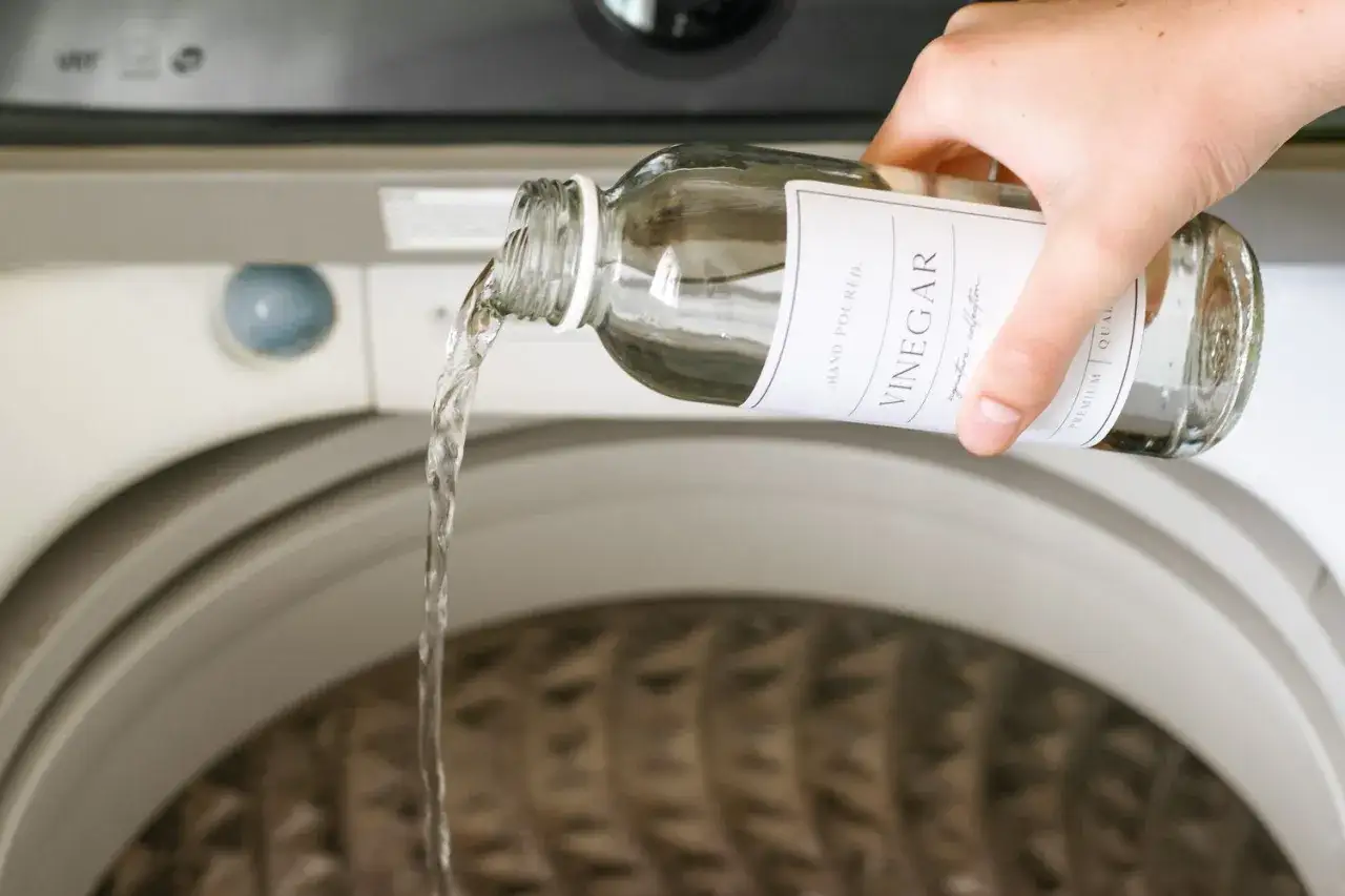 Maintenir votre machine &agrave; laver propre avec du vinaigre. Un geste simple pour un linge frais.