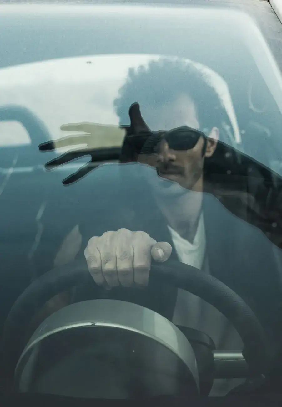 Austausch einer beschädigten Autoscheibe durch Fachbetrieb
