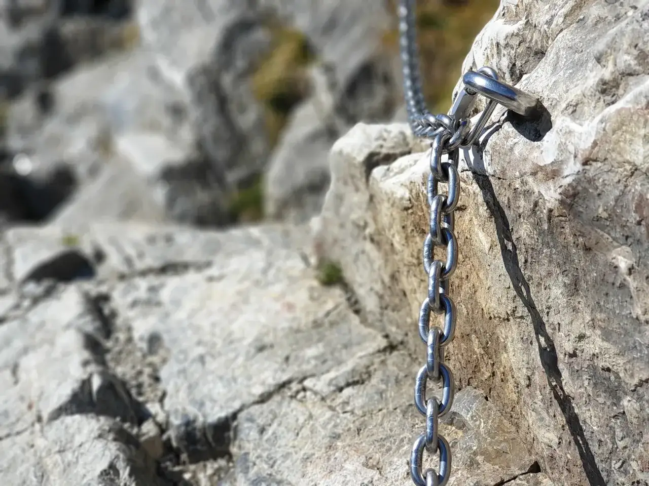 turyści na łańcuchach Giewont