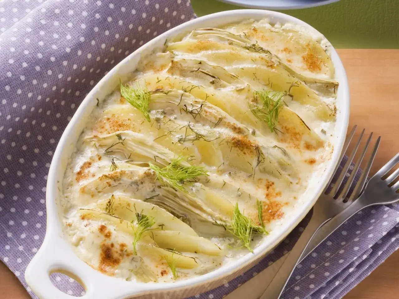 Gratinierter Fenchel, ein köstliches Gericht, das zeigt, wie vielseitig Fenchelrezepte sein können.