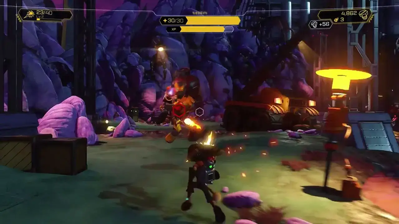 Ratchet y Clank en PS4, en plena acción. Un enemigo robótico dispara mientras Ratchet esquiva. ¡Una escena clave de la **Ratchet and Clank PS4 guía**!