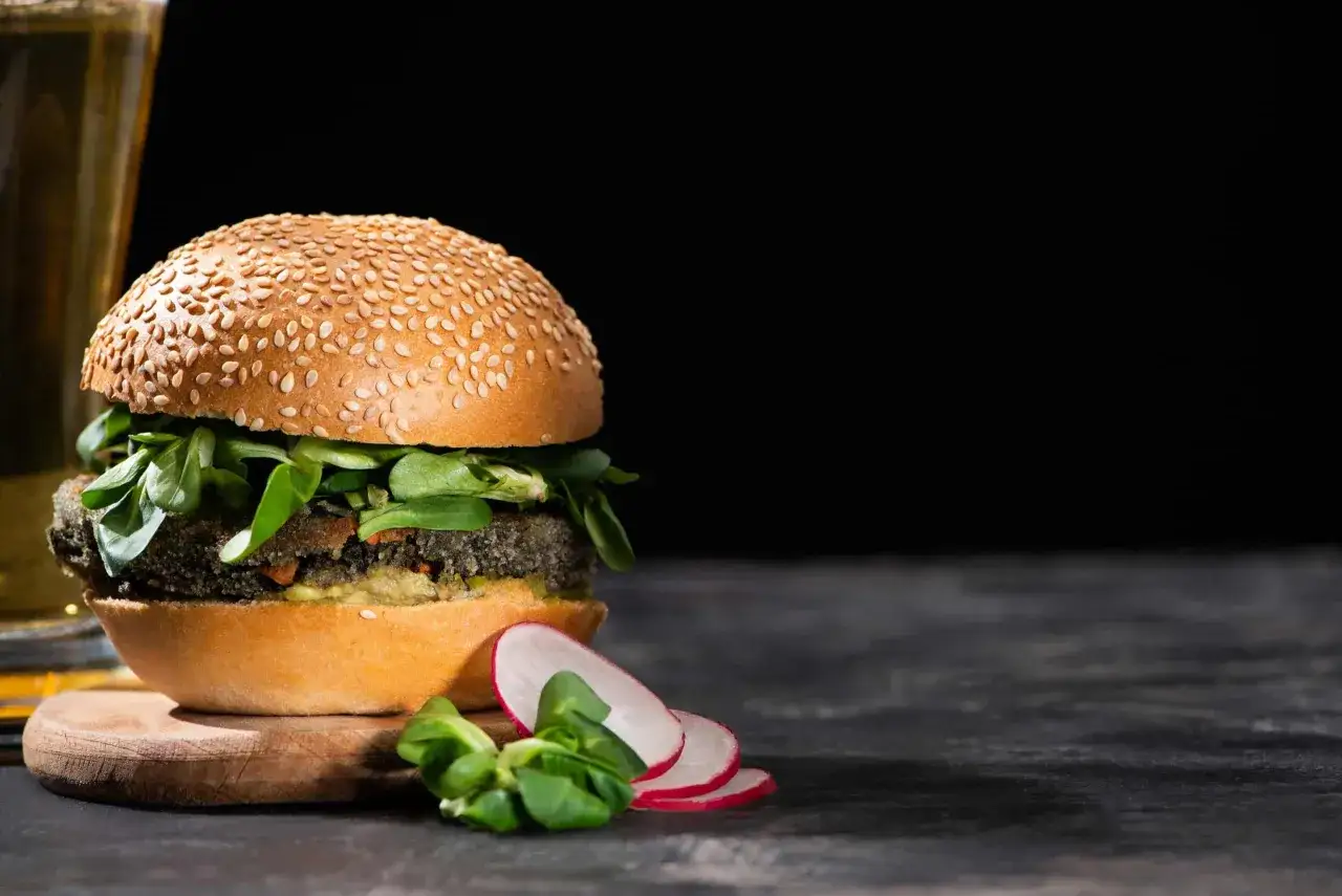 Wegański burger Poznań, wegetariańskie dania Poznań