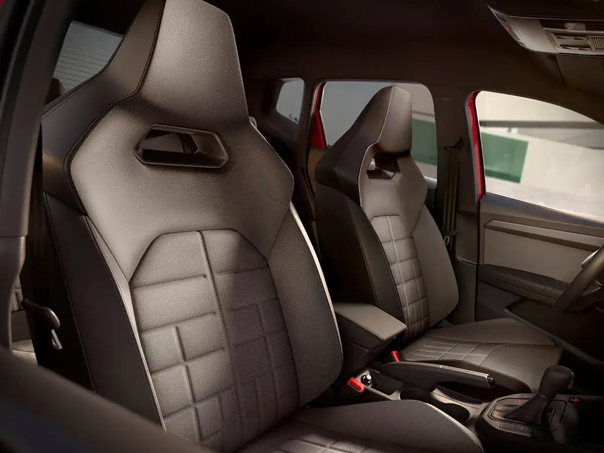 Sportiga säten i en Seat Arona. Perfekt för en provkörning med stil och komfort.