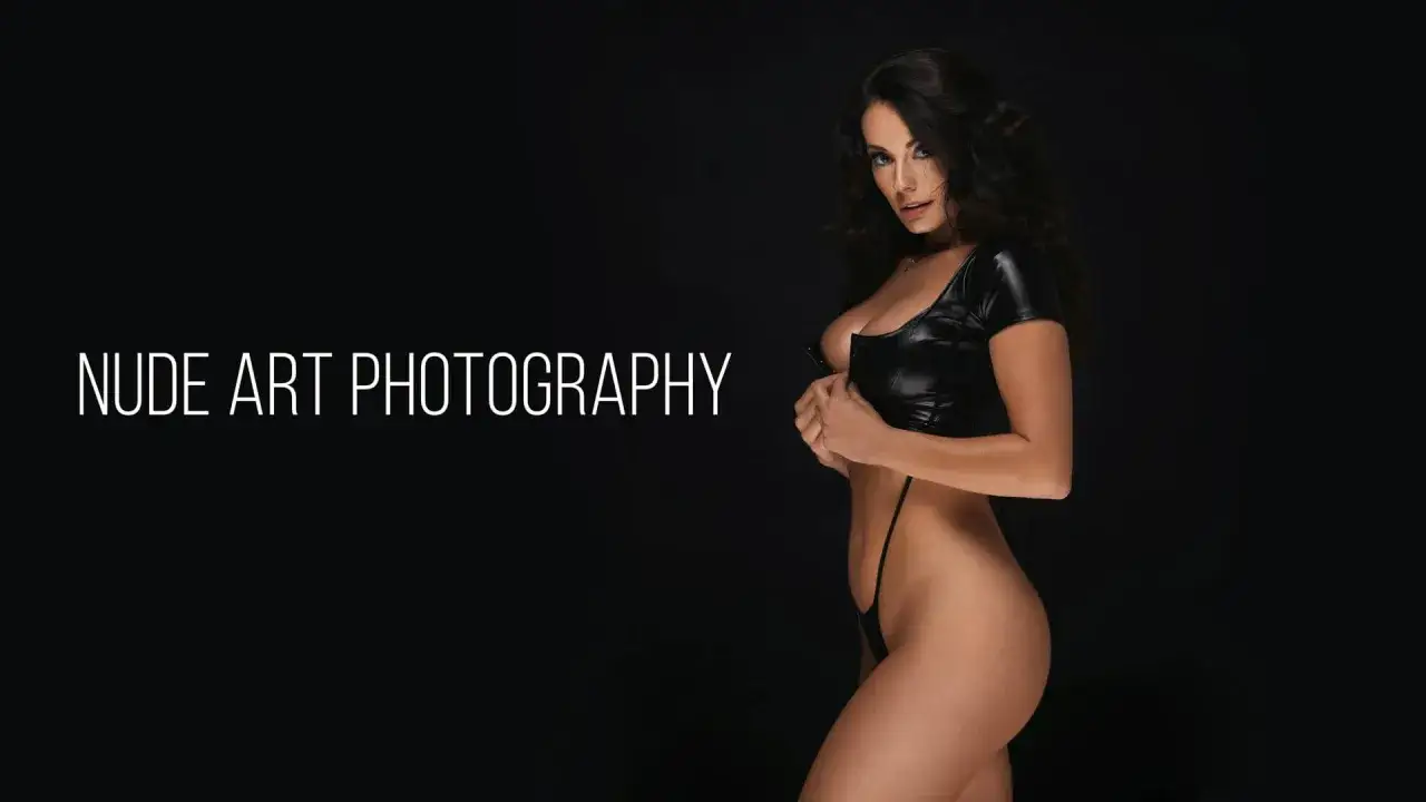 Kobieta w skórzanym topie, zmysłowy akt fotografia.
