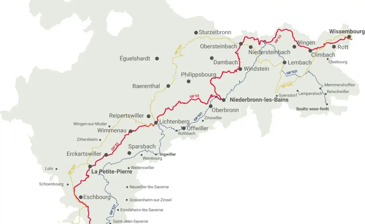 Carte des sentiers de randonnée GR 53, GR 531 et GR 532 en Alsace, reliant Wissembourg à La Petite-Pierre.