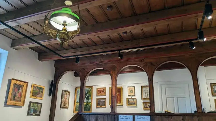 wnętrza Rydl&oacute;wki muzeum w Bronowicach