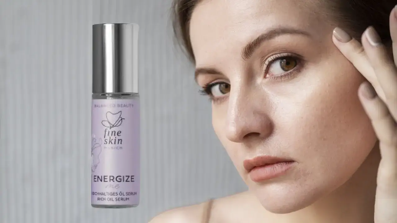 Frau mit trockener Haut im Winter, die ein reichhaltiges Ölserum von Fine Skin Munich verwendet.