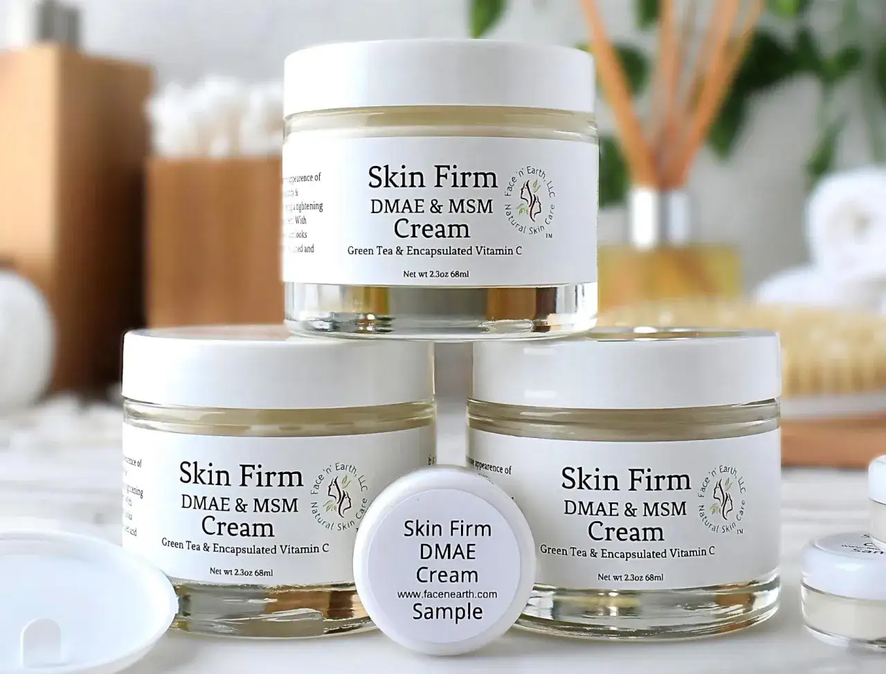 Krem Skin Firm DMAE & MSM z witaminą C. Zastanawiasz się dmae co to? To składnik poprawiający jędrność skóry.