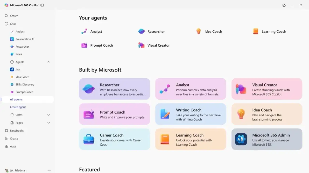 Interfejs Microsoft 365 Copilot z agentami: Researcher, Analyst, Visual Creator, Prompt Coach, Writing Coach, Idea Coach, Career Coach, Learning Coach i Microsoft 365 Admin.