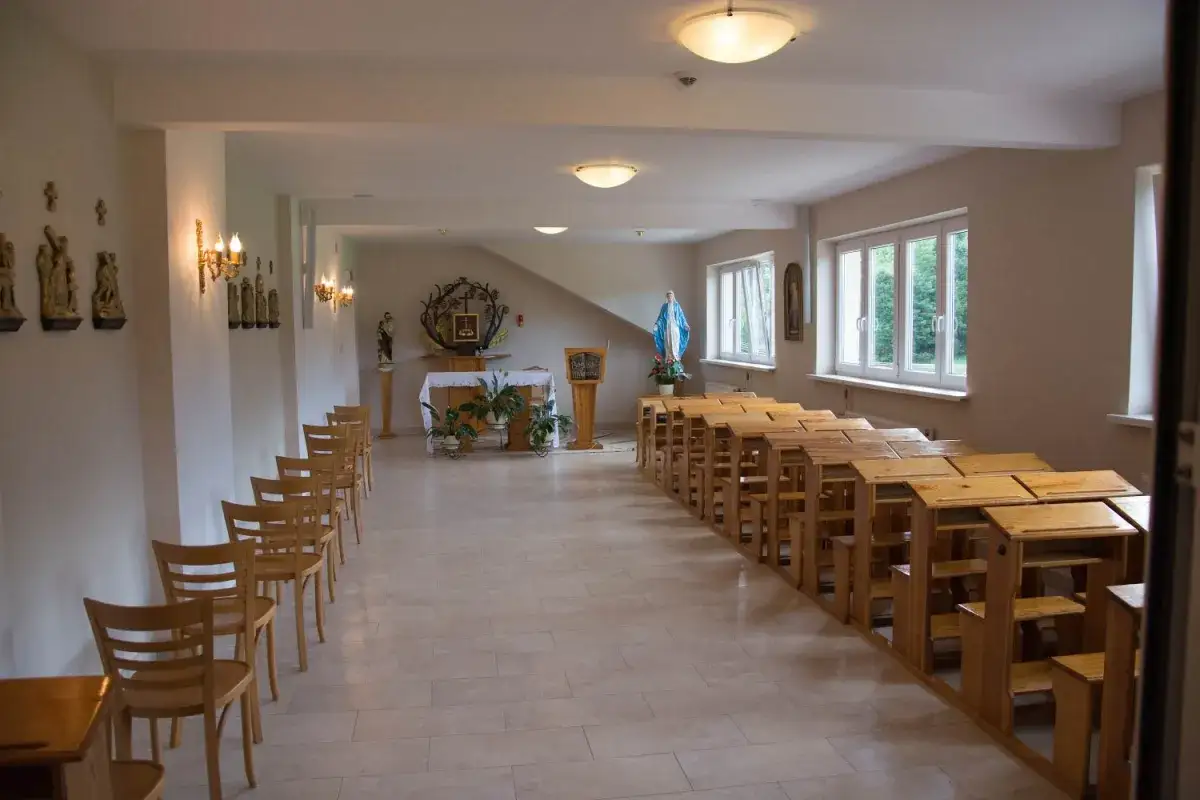 Dwa Domy Pomocy Społecznej Nowe Miasto nad Pilicą porównanie