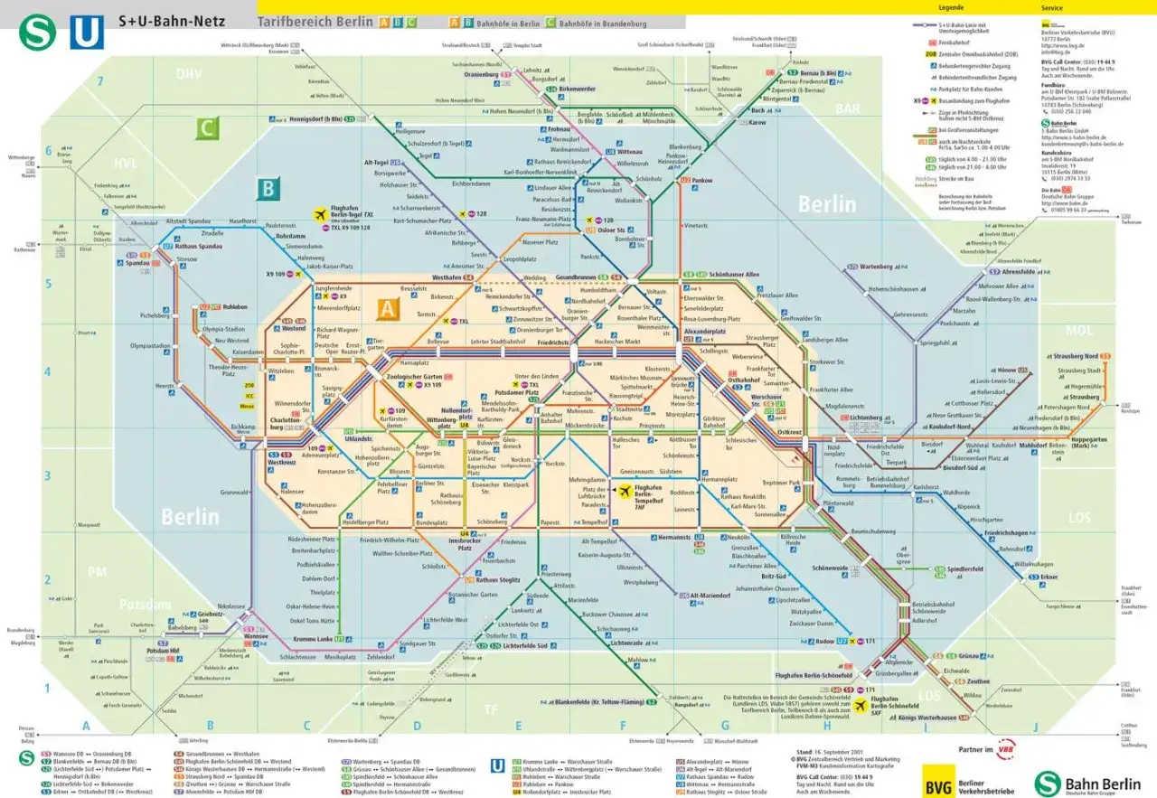 Mapa transportu publicznego Berlin BER