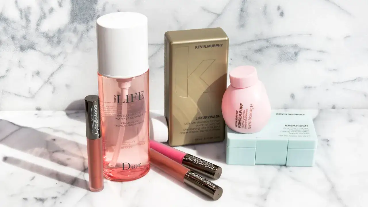 Kosmetyki do makijażu i pielęgnacji włosów, w tym Dior, KEVIN.MURPHY i bodyography. Pomyśl o tym jak o