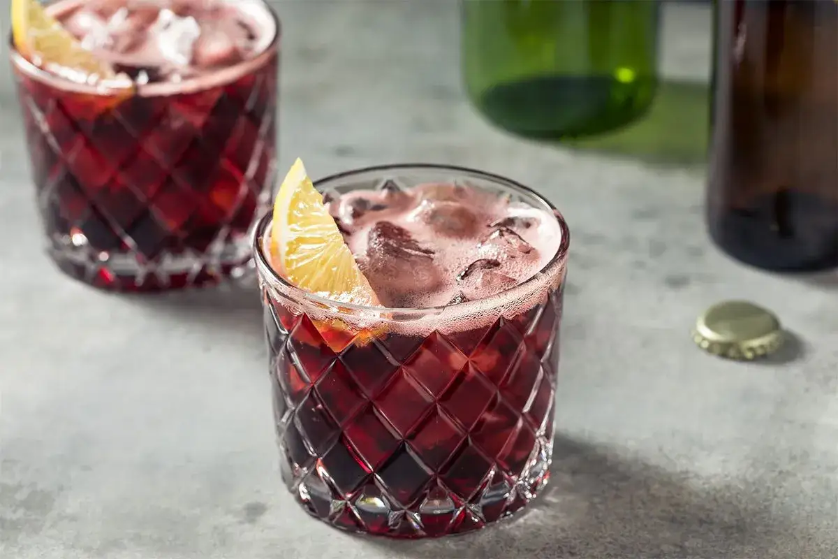 Zdjęcie Sangria i inne hiszpańskie napoje alkoholowe – odkryj ich tajemnice