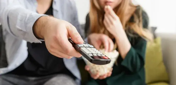 Zdjęcie Jak odbierać TV naziemną bez anteny? Proste sposoby na odbiór sygnału