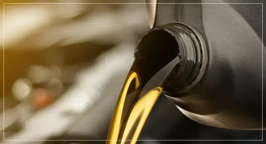 Zdjęcie Co ile motogodzin wymiana oleju w koparce? Uniknij kosztownych błędów