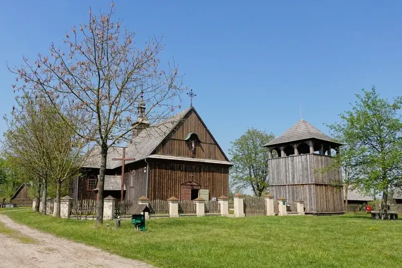 Zdjęcie Cennik biletów do skansenu w Dziekanowicach - nie przegap atrakcji