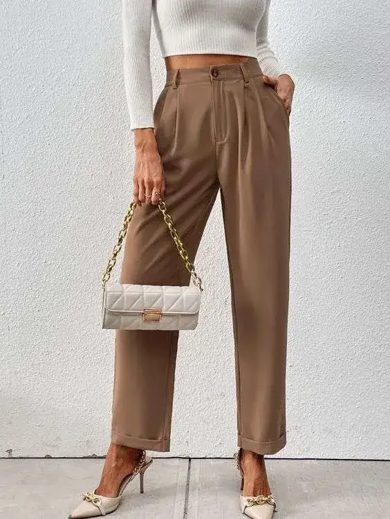 Zdjęcie Jakie buty do brązowych spodni damskich? Top 10 stylowych propozycji