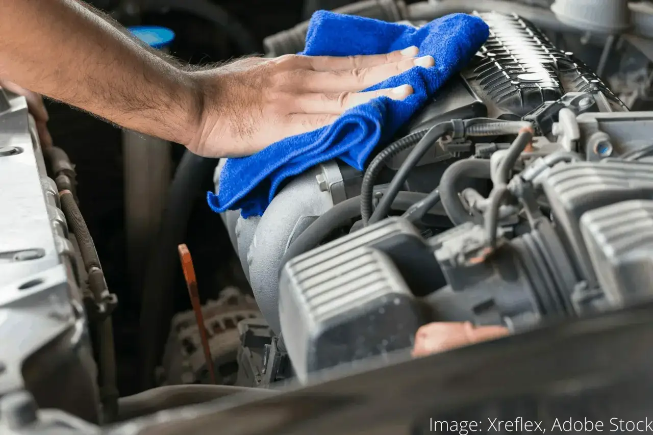 Zdjęcie Jak wyczyścić silnik ze starego oleju i uniknąć kosztownych napraw