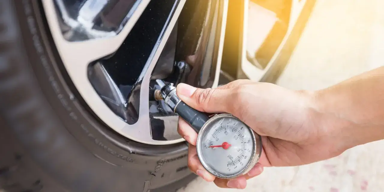 Reifendruck prüfen Auto