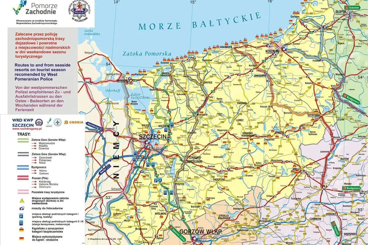 Mapa drogowa Pomorza Zachodniego z zaznaczonymi trasami turystycznymi. Najlepsza trasa do Kołobrzegu prowadzi przez Dziwnów i Pobierowo.