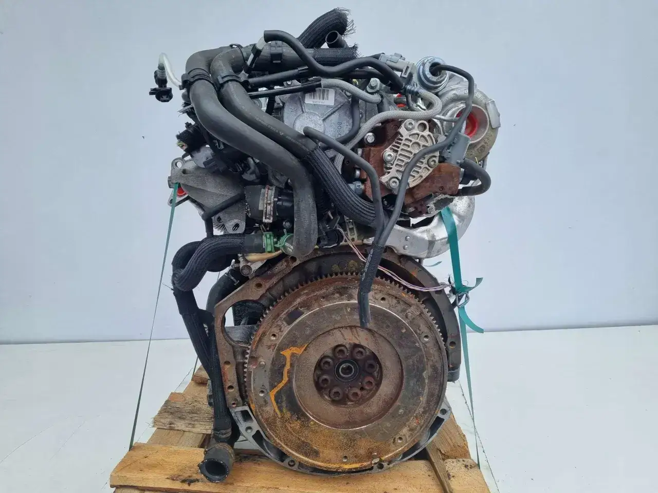 Silnik Opel Vivaro 2.0 CDTI z kołem dwumasowym, gotowy do montażu.