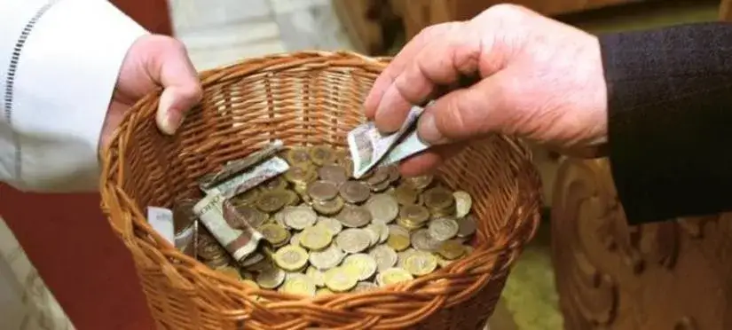 finanse parafii, budżet kościoła, zbiórka na tacę