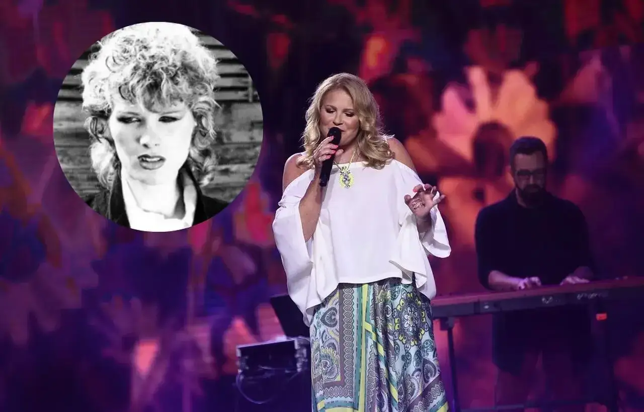Urszula śpiewa na scenie, a obok niej w okręgu widnieje jej archiwalne zdjęcie.