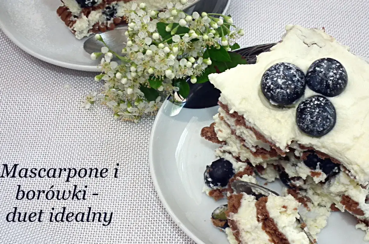 Pyszne ciasto bez pieczenia z kremem mascarpone i borówkami. Idealny duet na letnie popołudnie.