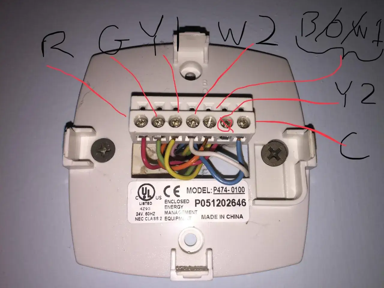 Schéma pour brancher un thermostat 3 fils avec 2 fils. Connexions R, G, Y, W, Y2, C indiquées.