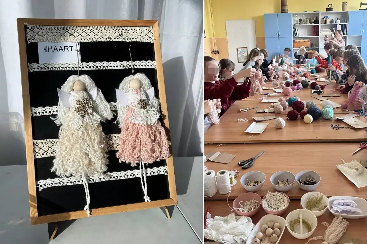 Dzieci tworzą aniołki na kursie rękodzieła. Na stole mnóstwo włóczek i materiałów do tworzenia.