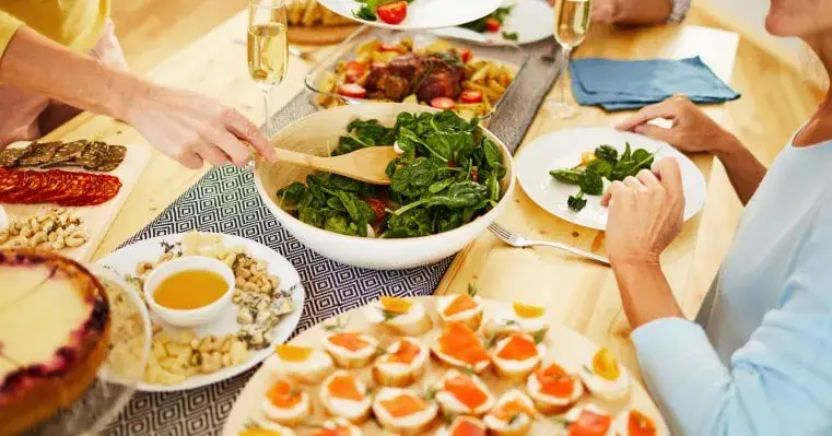 różne rodzaje cateringu na imprezach