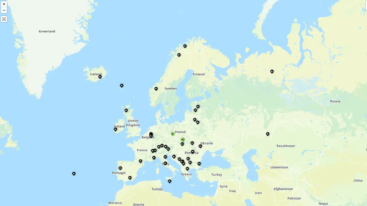 Mapa Europy z zaznaczonymi punktami, które mogą symbolizować korona europy szczyty.