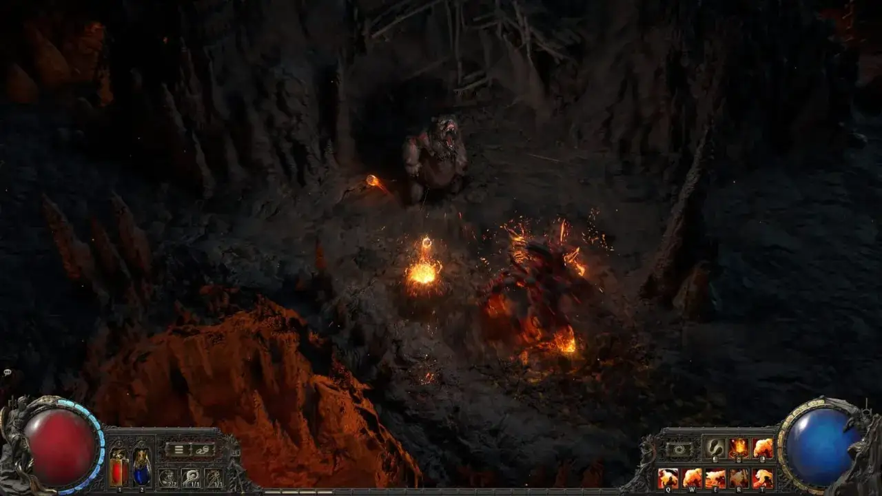 Un feroz oso lucha contra un demonio de fuego en una cueva oscura. El combate en Path of Exile 2 es intenso.