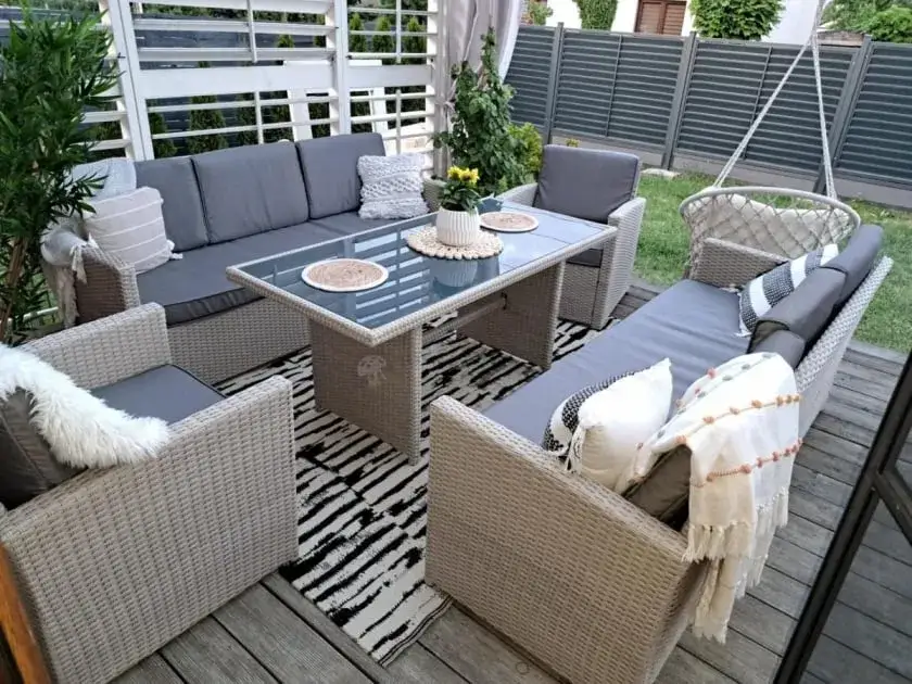 aranżacje tarasów z meblami technorattanowymi i aluminiowymi