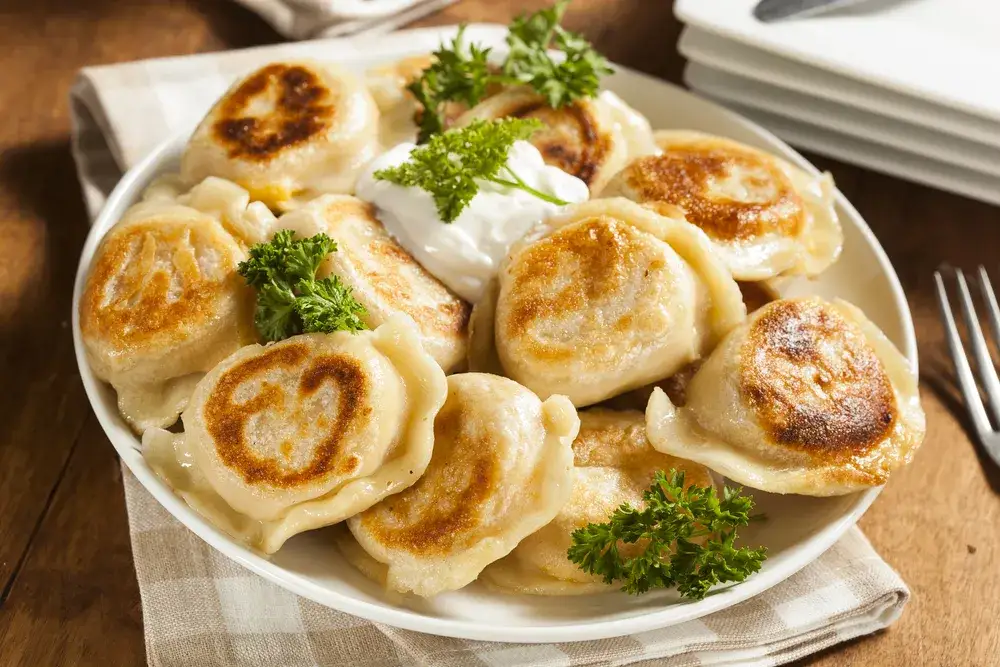 tradycyjne polskie dania obiadowe, schabowy, pierogi, rosół