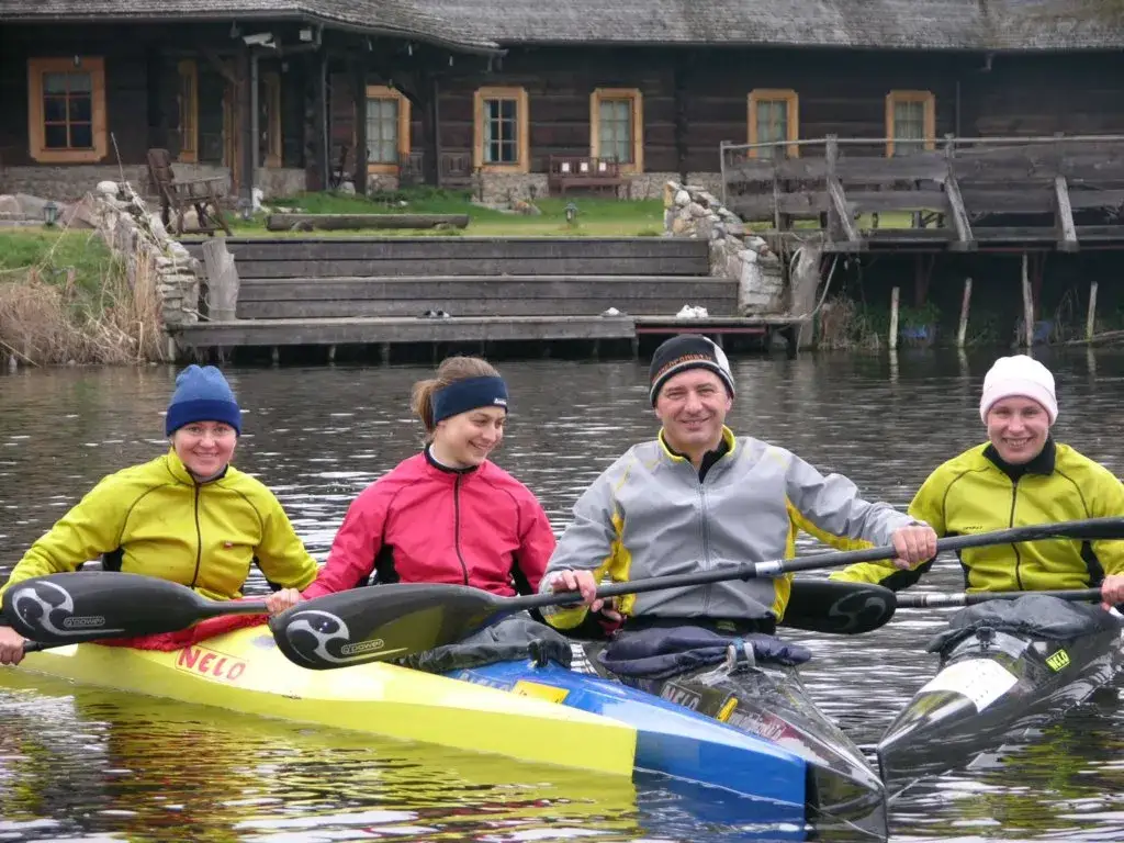 kajakarze warta poznań trening nad rzeką
