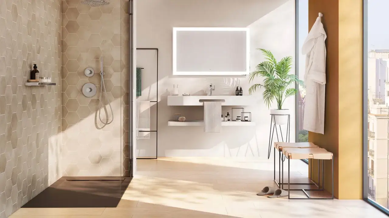Moderno baño con ducha hexagonal y lavabo flotante. El precio reforma baño 4 m2 incluye acabados de lujo y luz natural.