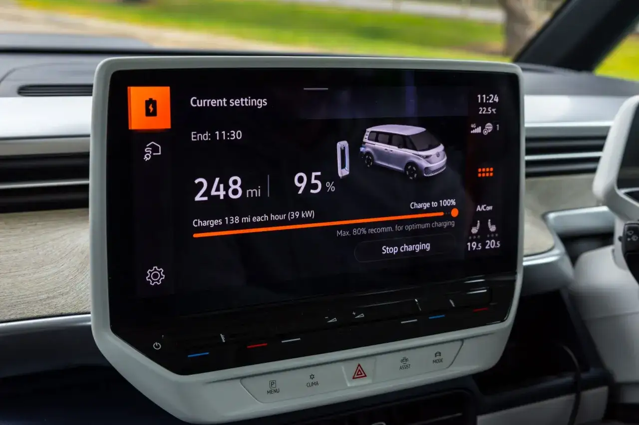 Cupra Born-problem: laddningssk&auml;rm visar 248 miles kvar, 95% laddat, men laddningen g&aring;r l&aring;ngsamt.