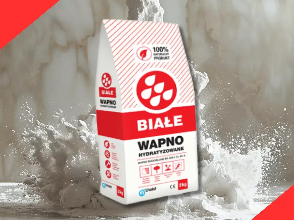 Białe wapno hydratyzowane w worku, eksplodujące w chmurze pyłu. Idealne do prac budowlanych, naturalny produkt.